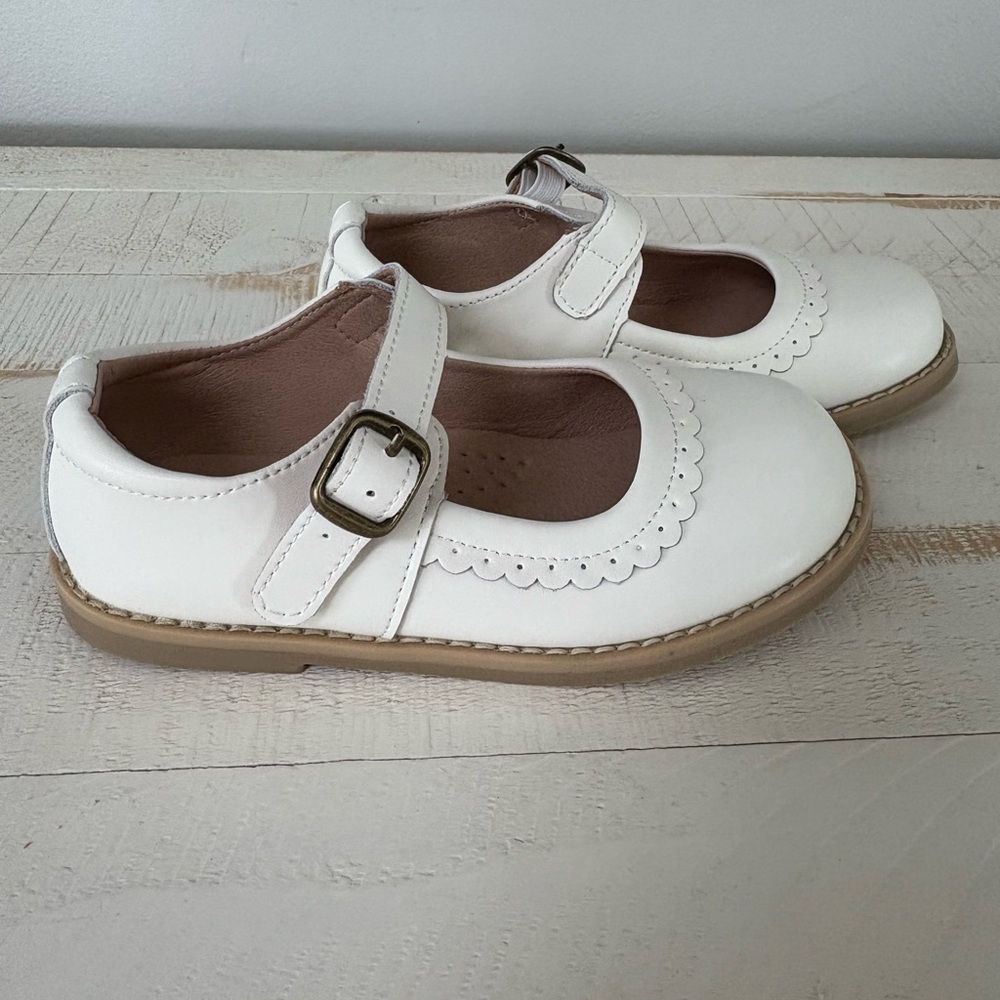 NWOT SweetHoney White Mary Jane Dress Shoes